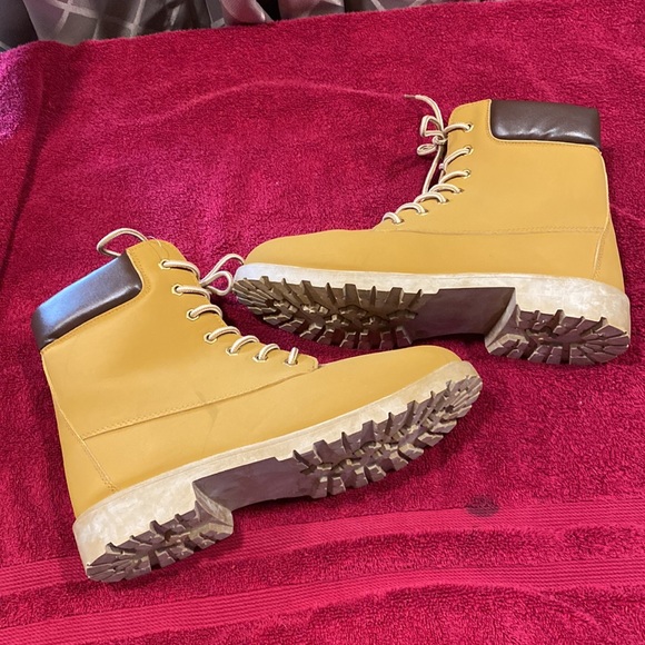 Charlotte Russe Rubber Soled Suede-Like Chunky Lace-Up Boots, Size 11 - Picture 4 of 9